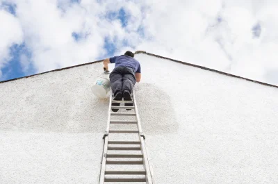 Peinture extérieure à Hommes — façades et ravalement